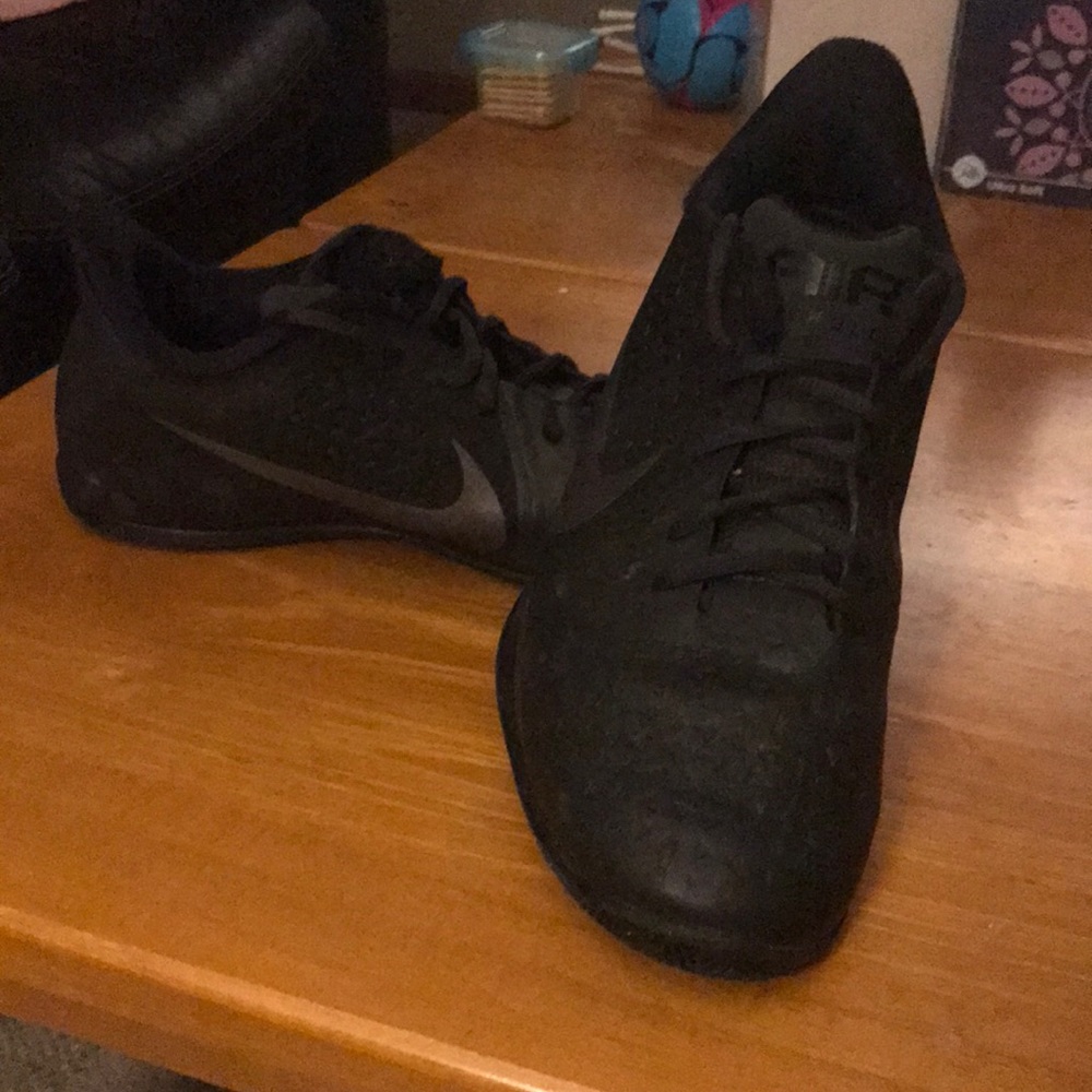 Nike air behold